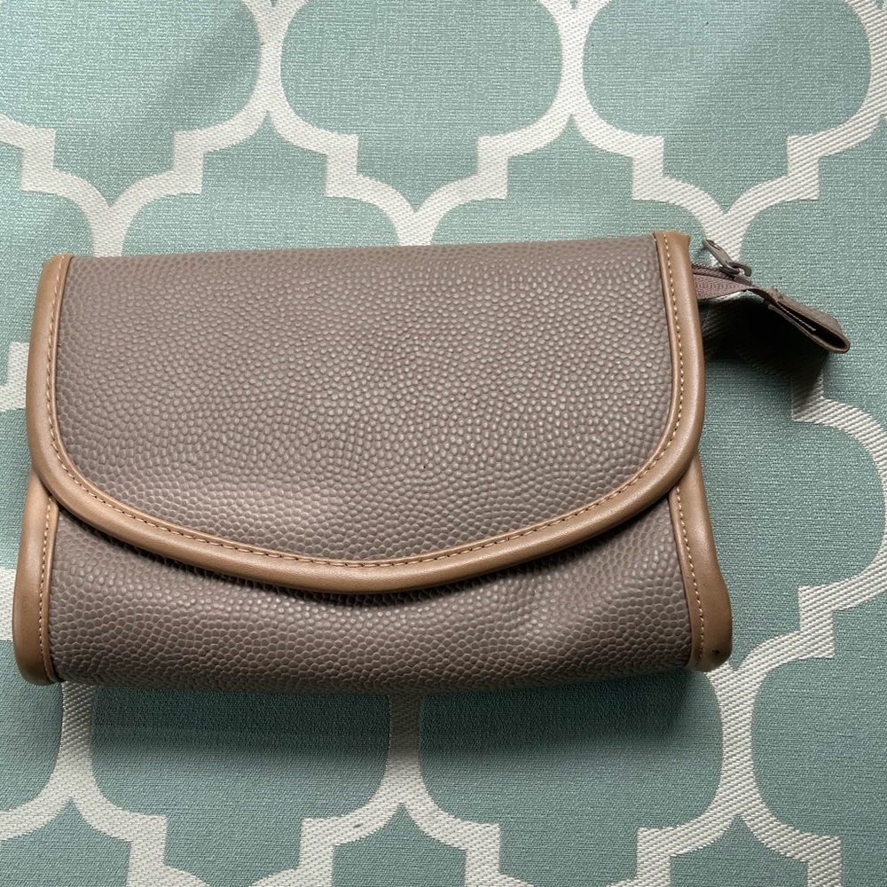 Makeup Bag w/ built in mirror